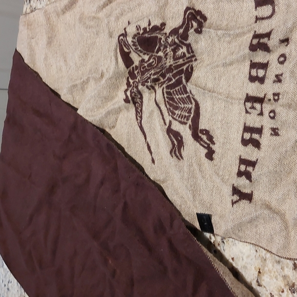 Burberry silk scarf. - Picture 3 of 3